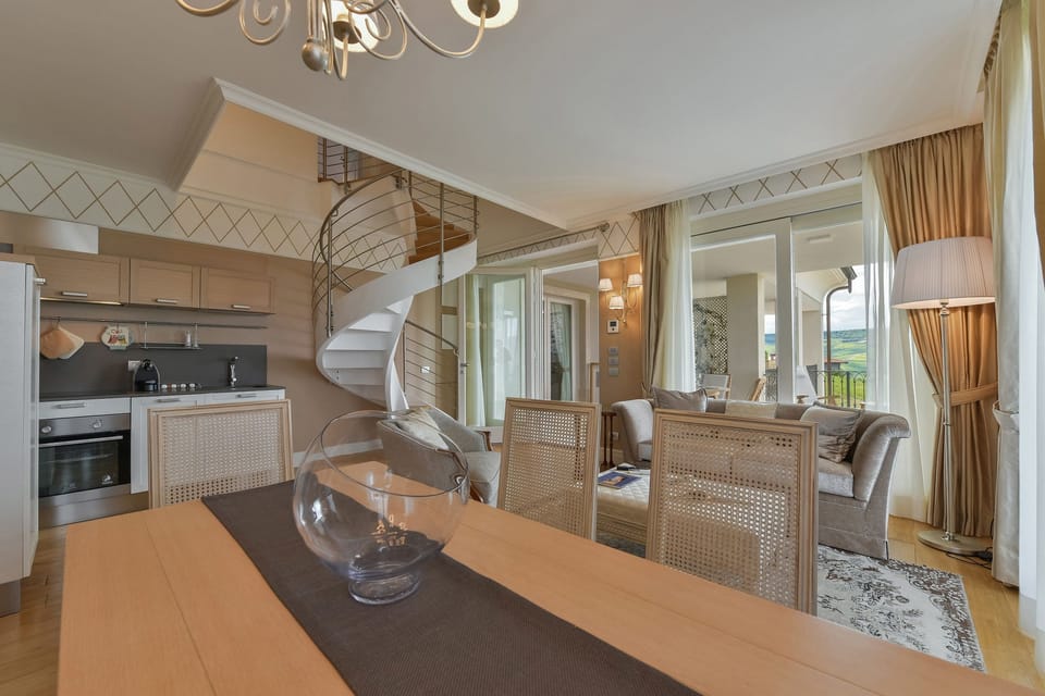 Deluxe Apartment, 2 Bedrooms, Vineyard View, Tower | Living area | Flat-screen TV