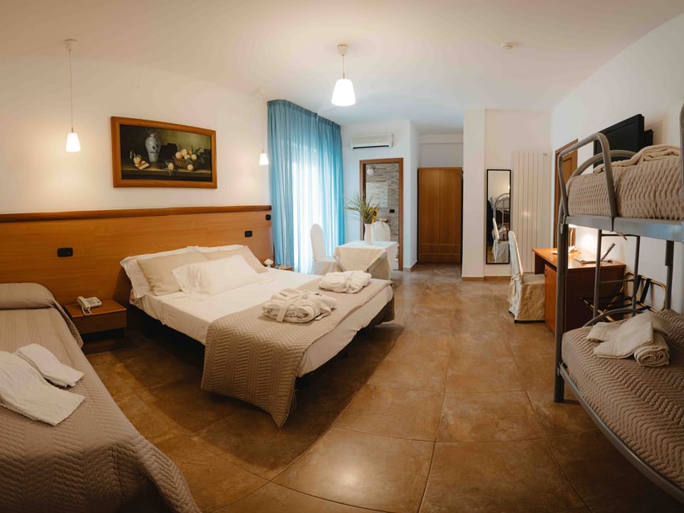 Superior Room | In-room safe, desk, free WiFi, bed sheets