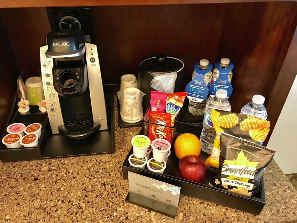 Room, 1 King Bed (Drinks & Snacks) | Private kitchen | Fridge, microwave, coffee/tea maker