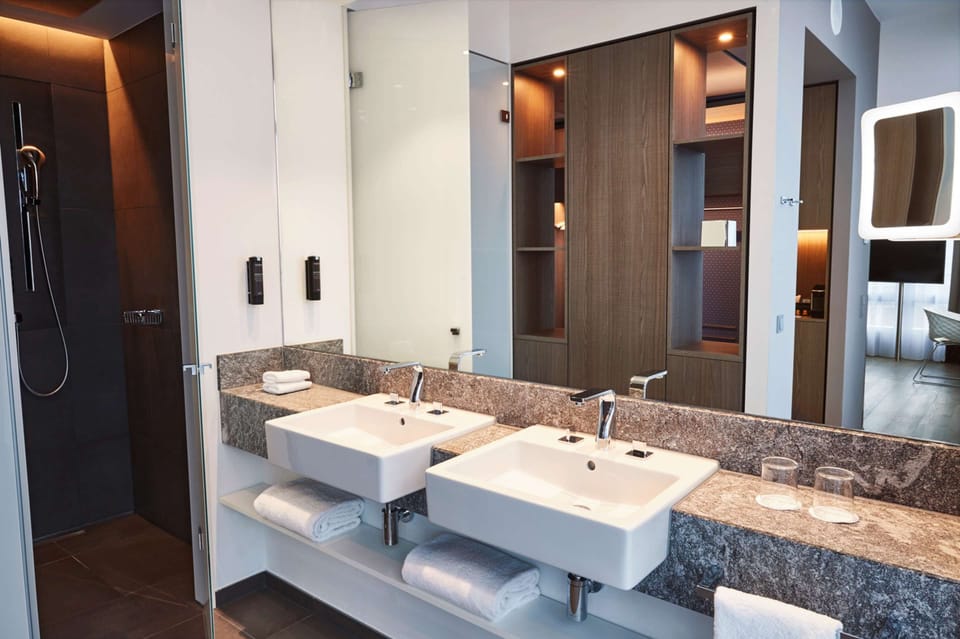Junior Suite | Premium bedding, down comforters, in-room safe, desk