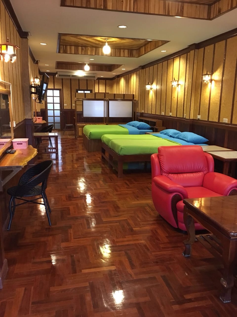 Suite for 4 persons | Desk, free WiFi