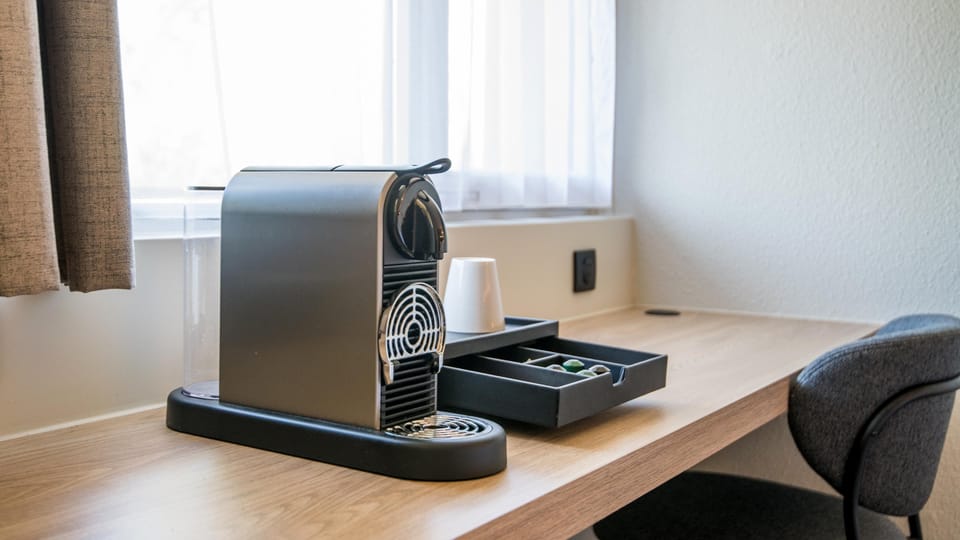 Superior Room, 1 King Bed | Room amenity