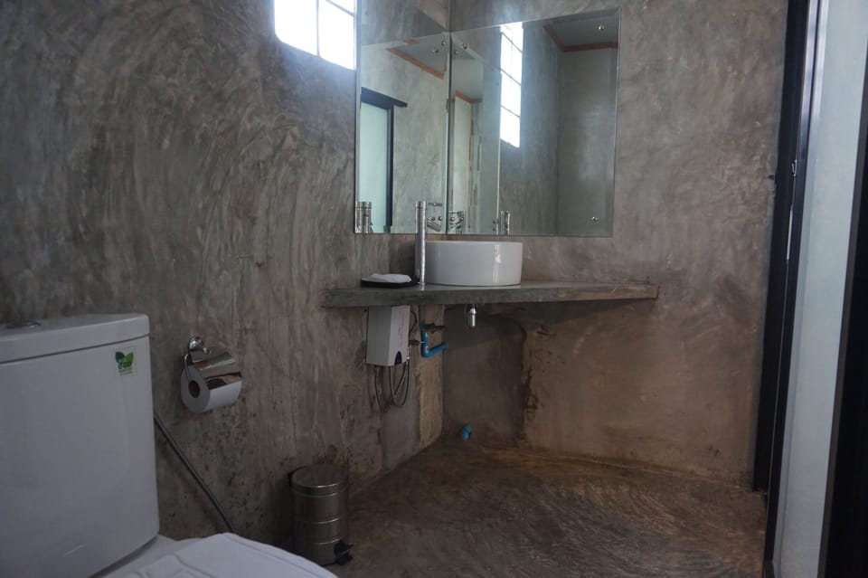 Villa | Bathroom | Shower, free toiletries, towels