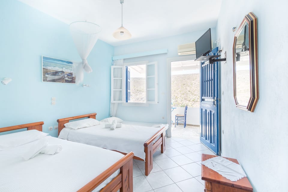Panoramic Twin Room, 2 Twin Beds, Harbor View, Sea Facing | Free WiFi, bed sheets