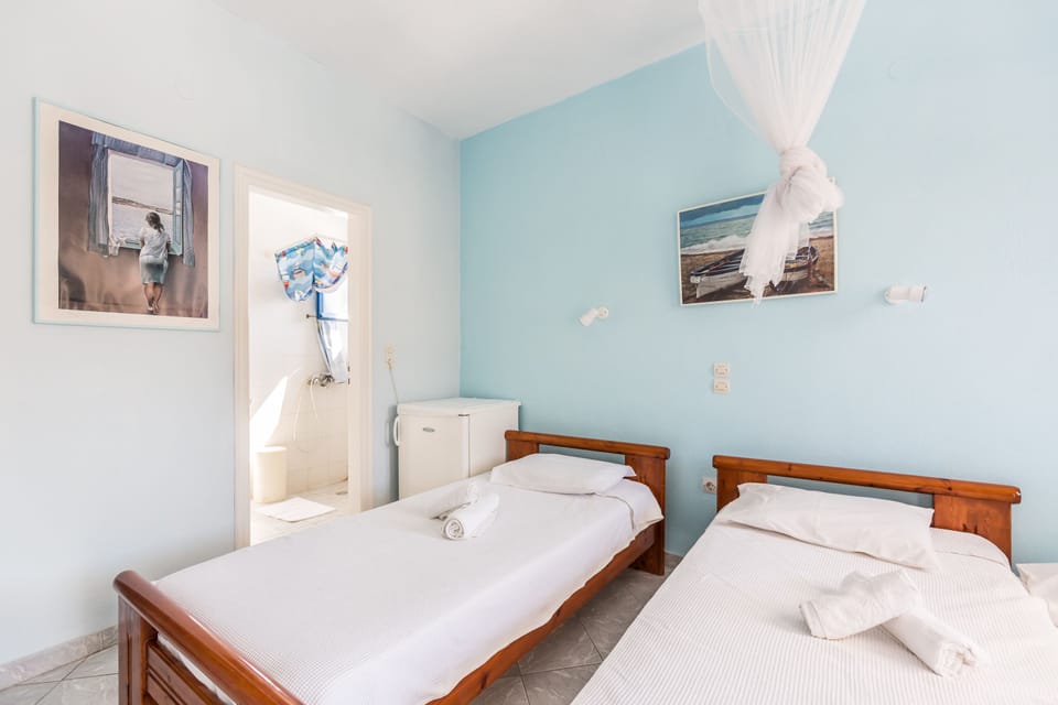 Panoramic Twin Room, 2 Twin Beds, Harbor View, Sea Facing | Free WiFi, bed sheets