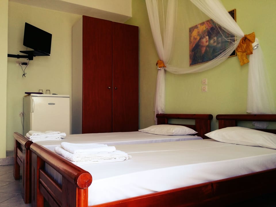 Free WiFi, bed sheets