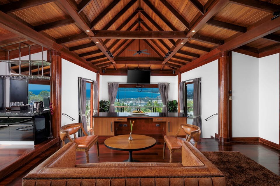 6 bedrooms, free minibar, in-room safe, individually decorated