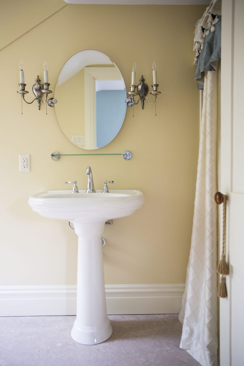 Double Room, 1 Double Bed, Private Bathroom | Bathroom | Free toiletries, hair dryer, towels, soap