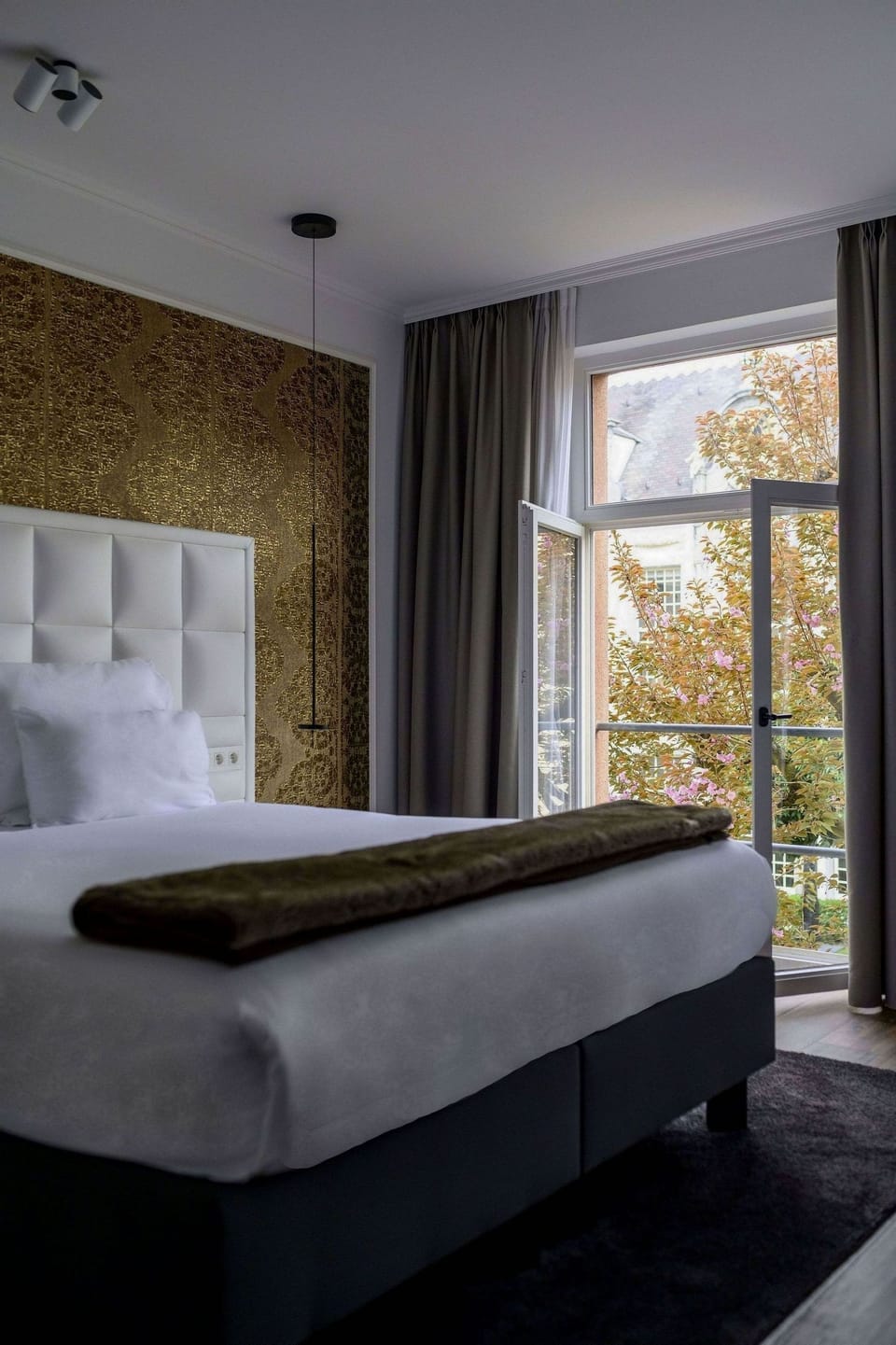 Hypo-allergenic bedding, minibar, in-room safe, individually decorated