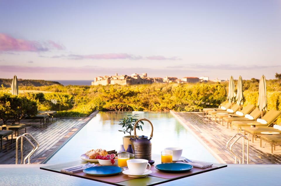 Outdoor pool, sun loungers