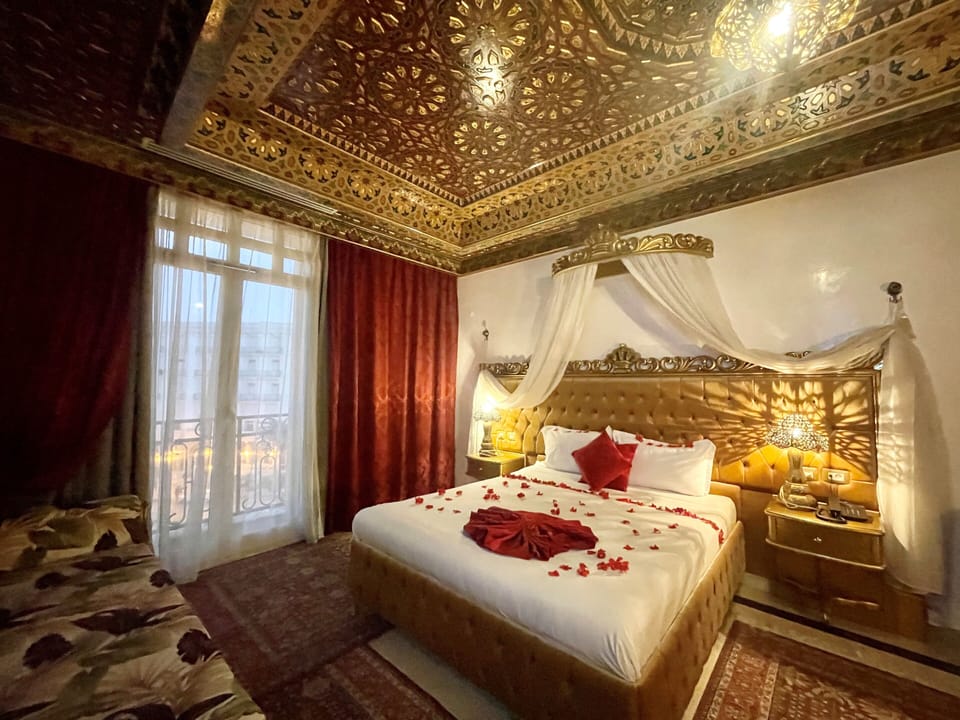 Royal Suite | Minibar, in-room safe, blackout drapes, soundproofing