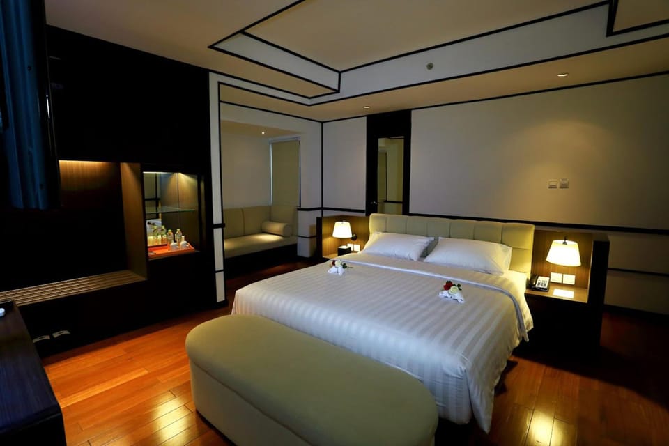 In-room safe, desk, free WiFi, bed sheets