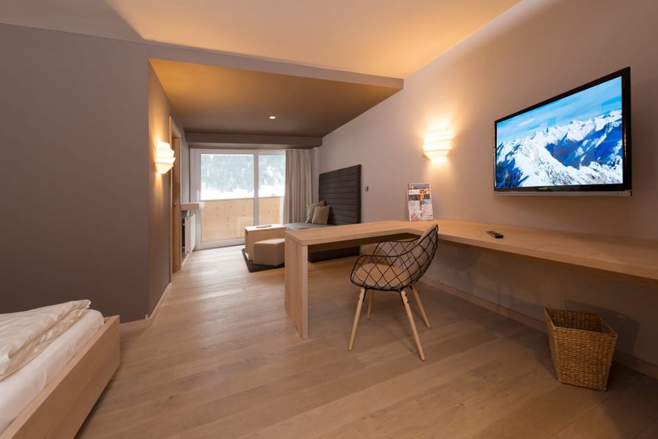 Family Suite (Hammerspitze) | Hypo-allergenic bedding, in-room safe, desk, free cribs/infant beds