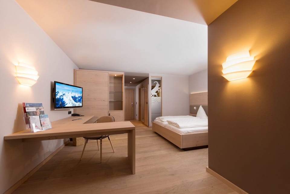Family Suite (Hammerspitze) | Hypo-allergenic bedding, in-room safe, desk, free cribs/infant beds