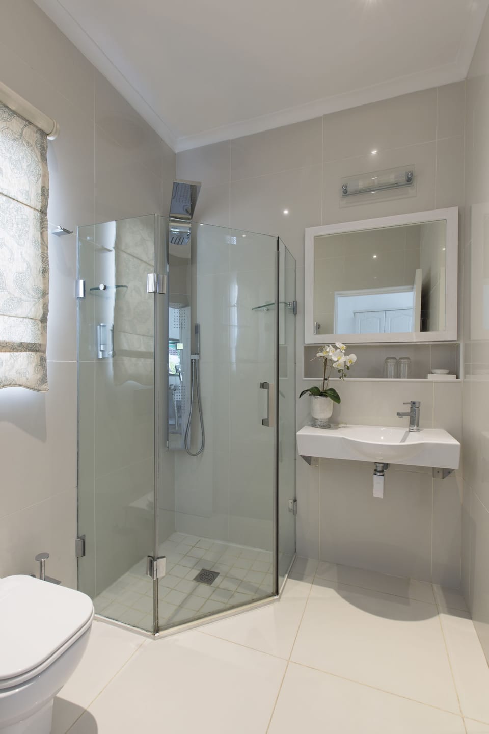Deluxe Room, 1 Bedroom | Bathroom shower