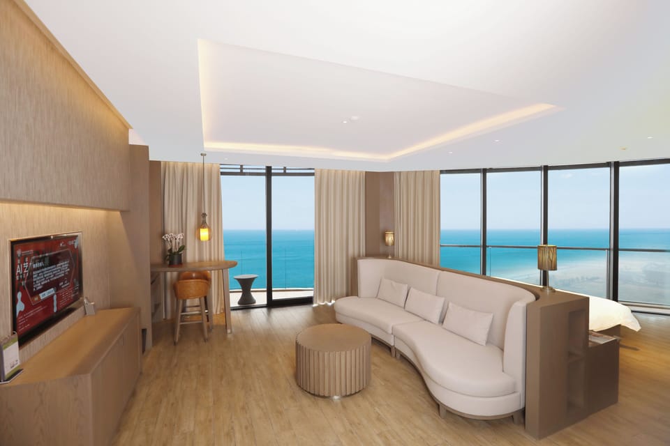 All Sea View | Premium bedding, minibar, in-room safe, desk