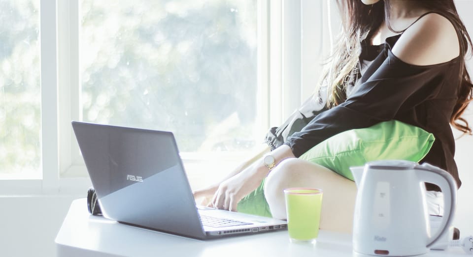 Super Senior | In-room business center