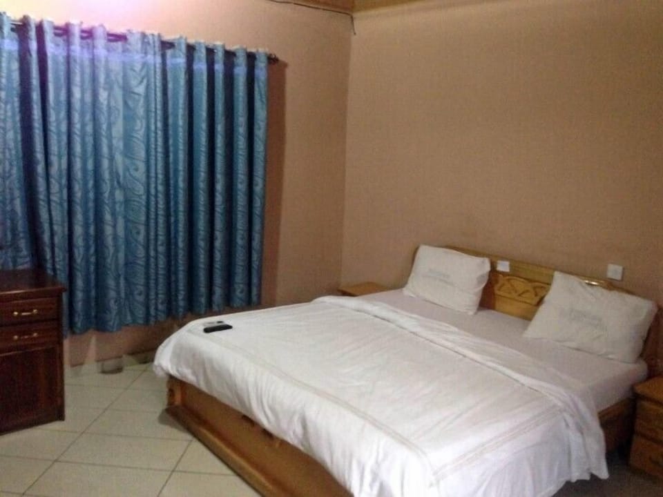 In-room safe, desk, cribs (surcharge), rollaway beds (surcharge)