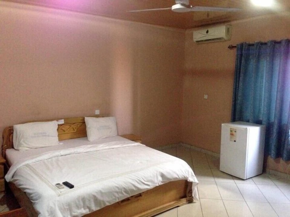 In-room safe, desk, cribs (surcharge), rollaway beds (surcharge)