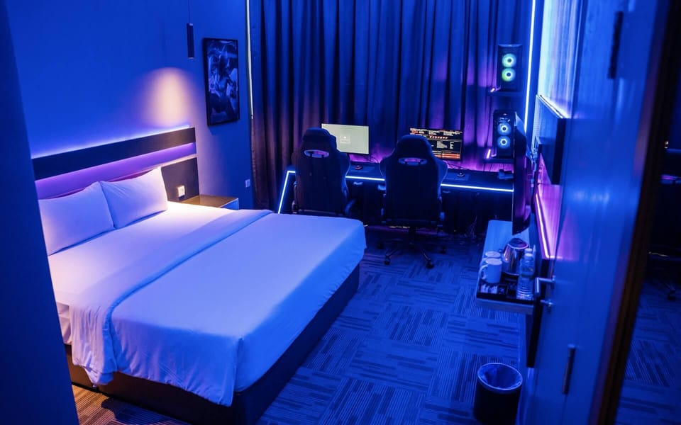 S9 Double | Desk, soundproofing, iron/ironing board (on request), WiFi (free)