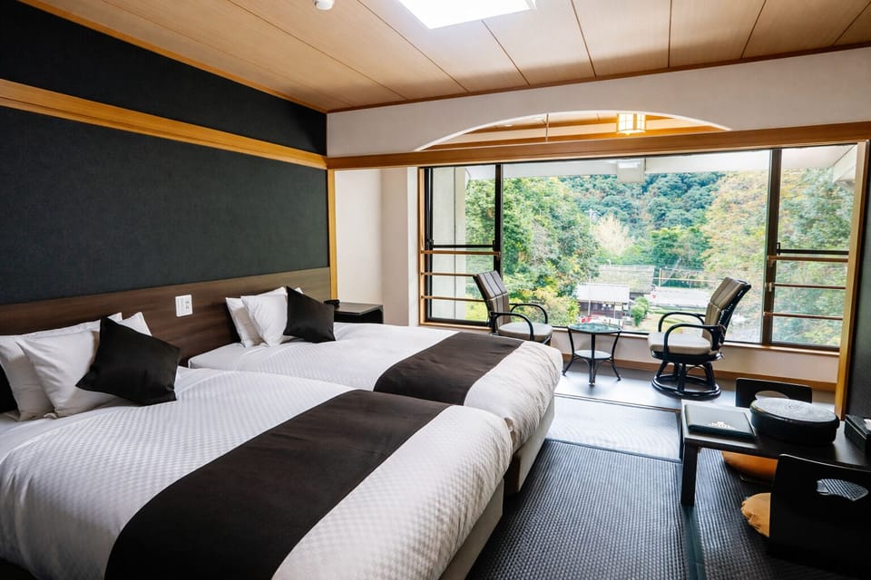 [Pet Companion Modern Japanese Room] 35 sqm with cypress open-air bath (You can stay with your Dog) | In-room safe, WiFi (free), bed sheets
