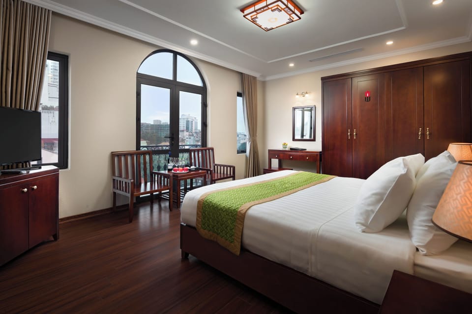Deluxe Double Room | Premium bedding, minibar, in-room safe, desk