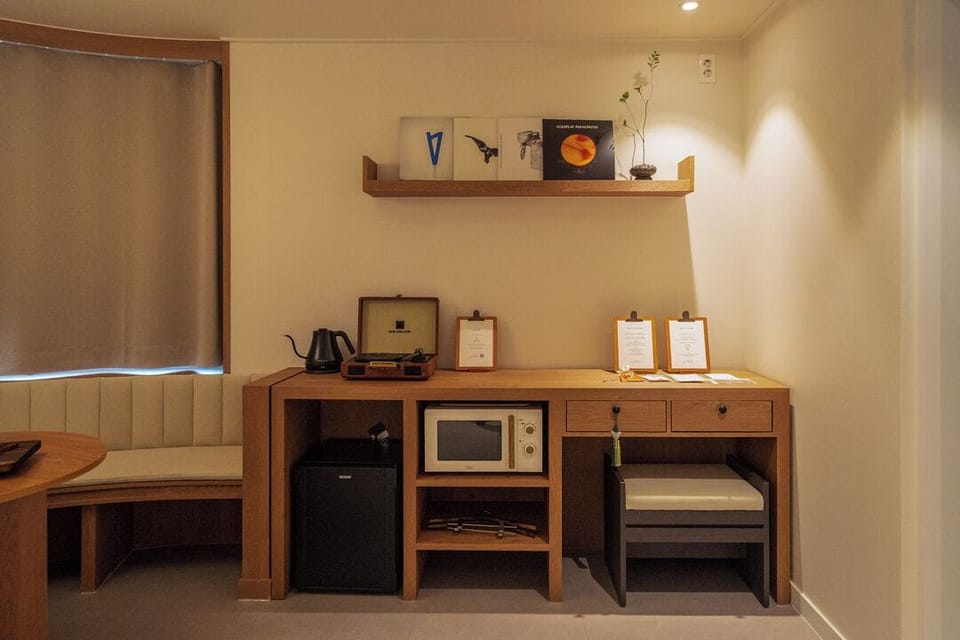 Premium bedding, memory foam beds, soundproofing, free WiFi