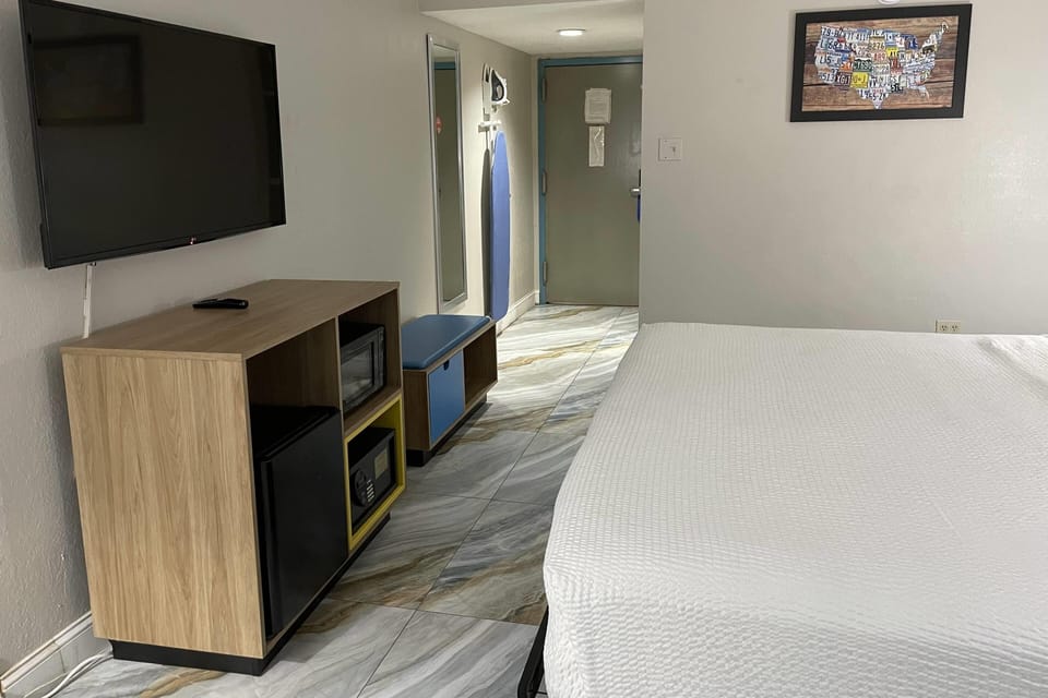 Desk, iron/ironing board (on request), rollaway beds (surcharge)