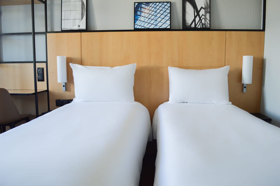 Standard Twin Room, 2 Twin Beds | Premium bedding, in-room safe, desk, blackout drapes