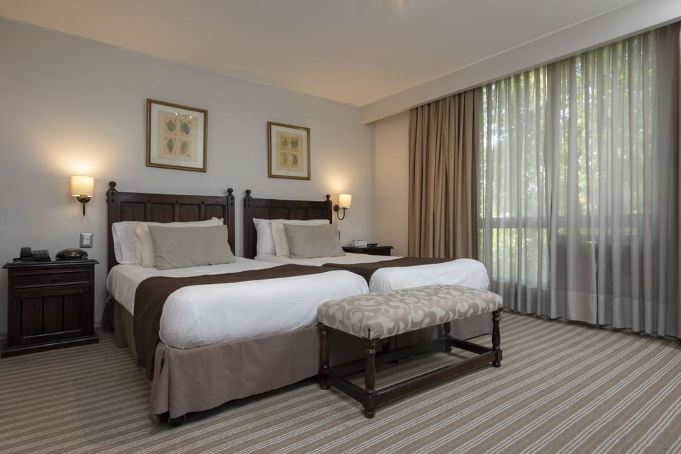 Superior Twin Room | In-room safe, iron/ironing board, WiFi (free), bed sheets