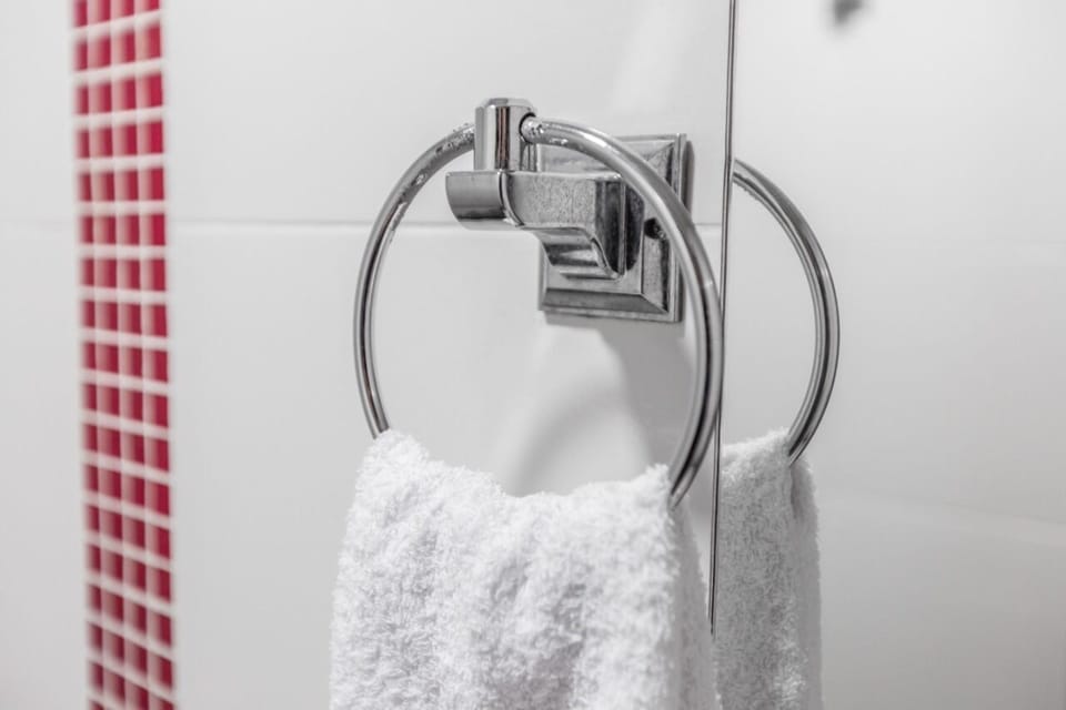 Traditional Double Room | In-room safe, desk, iron/ironing board, free WiFi