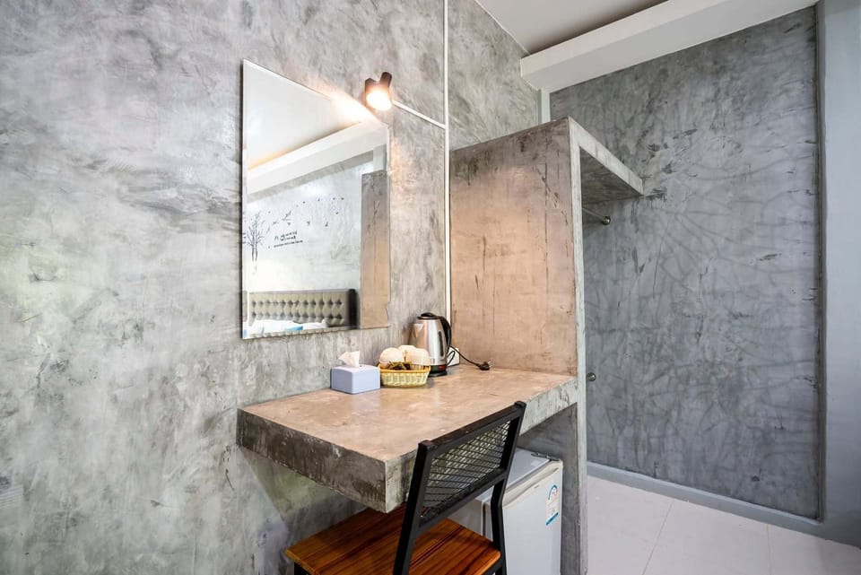 Superior Room | Desk, WiFi (free), bed sheets