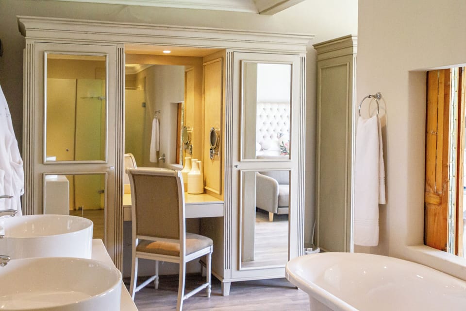 Superior Double Room, 1 Bedroom | Bathroom | Hair dryer, bathrobes, towels, soap