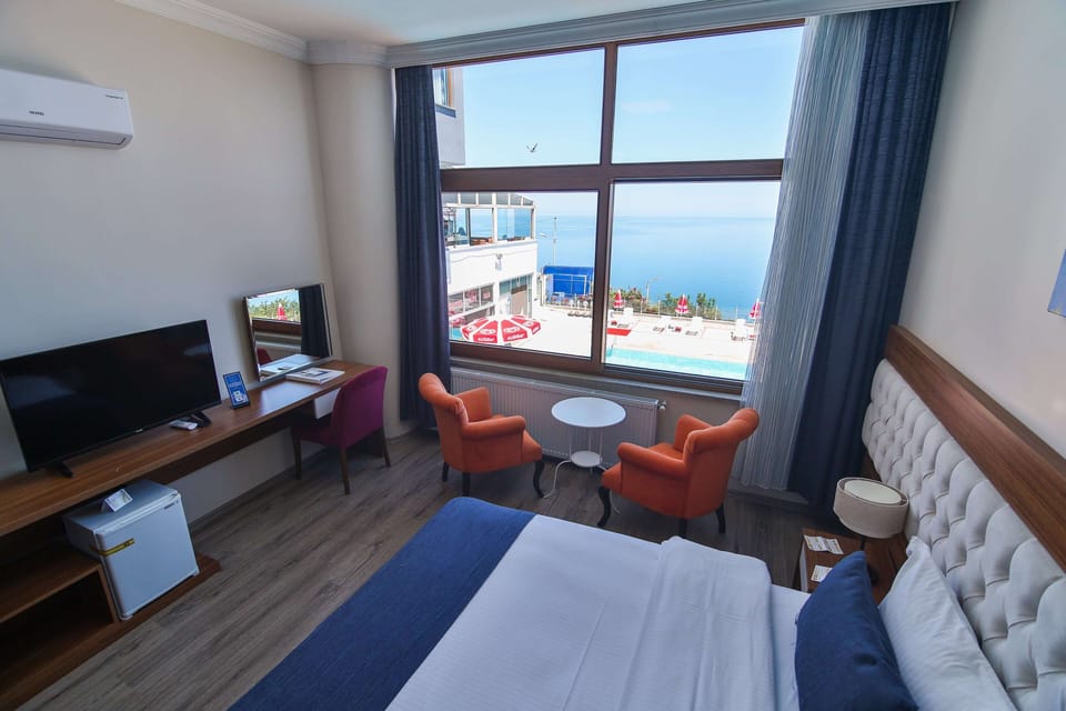 Family Room, 1 Bedroom | Premium bedding, minibar, in-room safe, desk