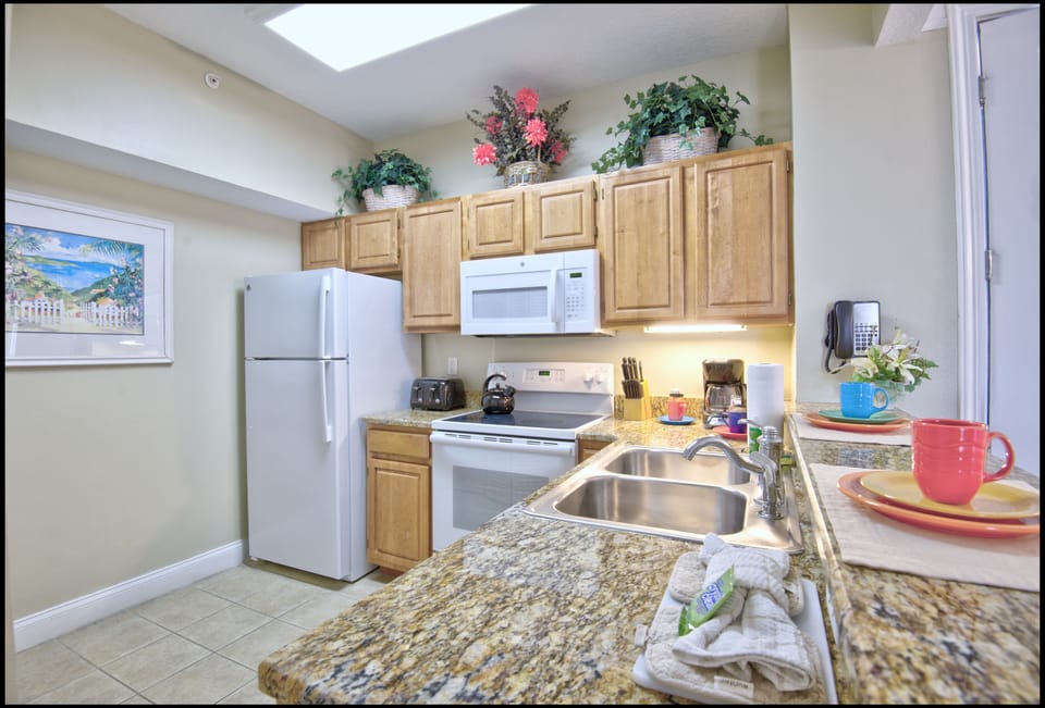 Villa, Non Smoking | Private kitchen | Full-size fridge, microwave, oven, stovetop