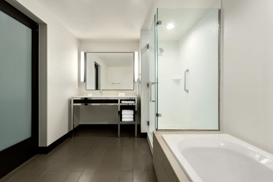 In-room safe, free cribs/infant beds, free WiFi, bed sheets