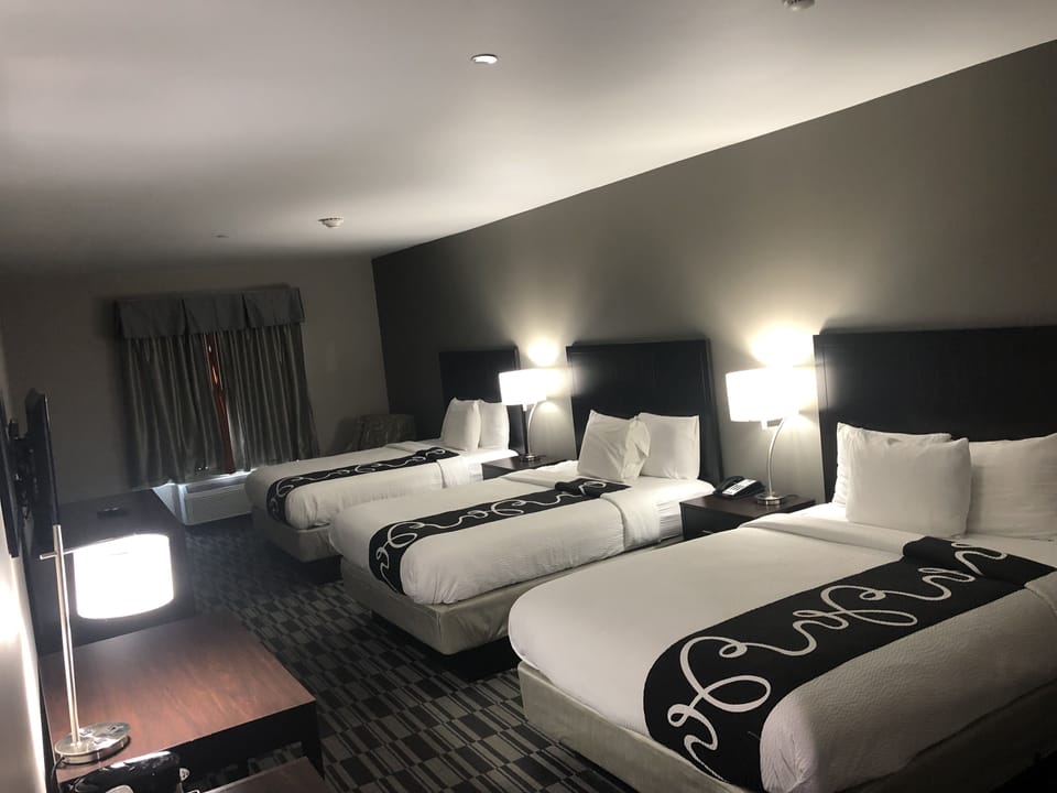 Basic Triple Room, Multiple Beds | Premium bedding, desk, soundproofing, iron/ironing board