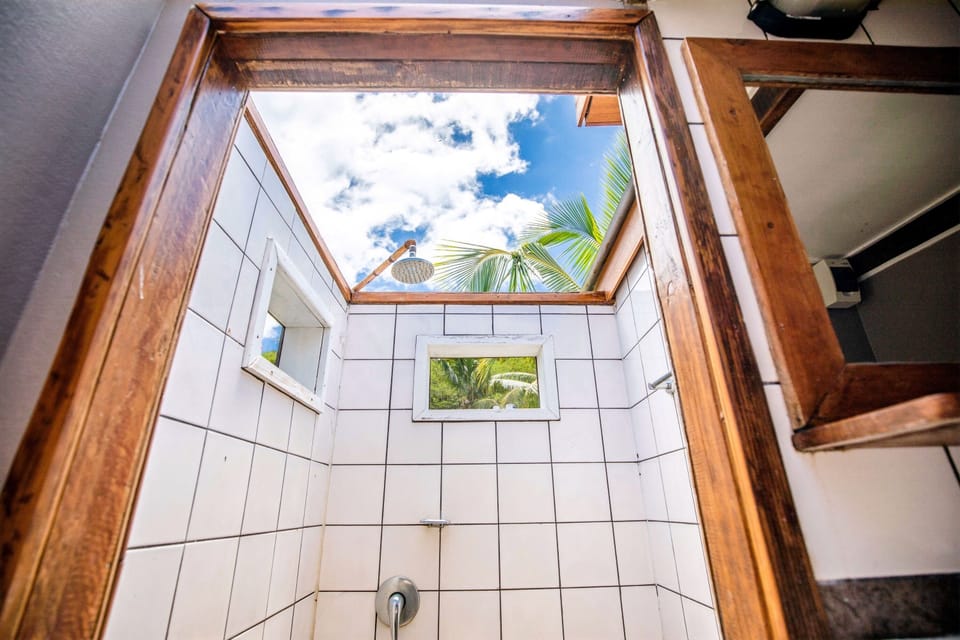 Tei Tei Bure | Bathroom | Shower, towels