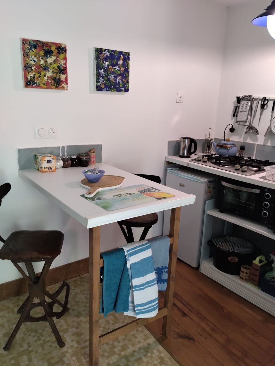 Comfort Apartment | Private kitchen | Microwave, oven, stovetop, dishwasher