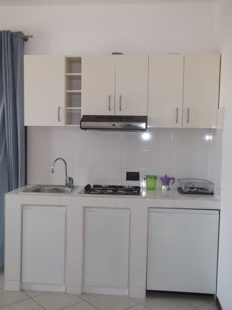 Apartment, 1 Bedroom, Oceanfront | Private kitchenette | Coffee/tea maker, full-size fridge, oven, stovetop