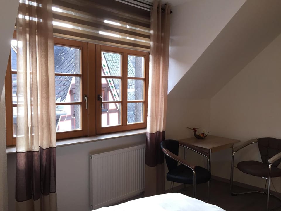 Minibar, WiFi (free), bed sheets