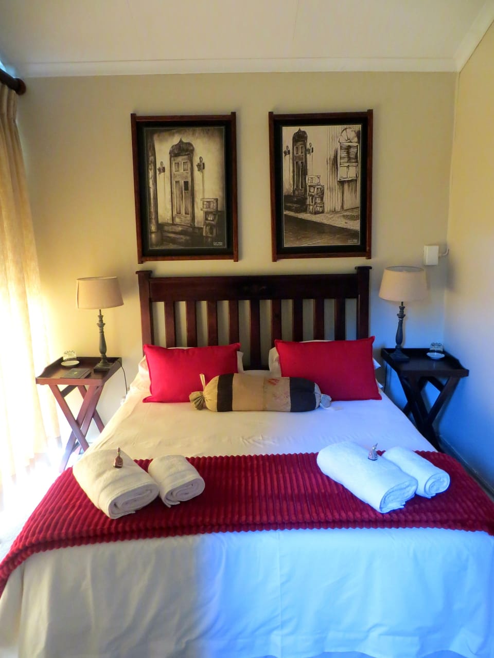 Deluxe Double Room, 1 Bedroom | Minibar, WiFi (free), bed sheets