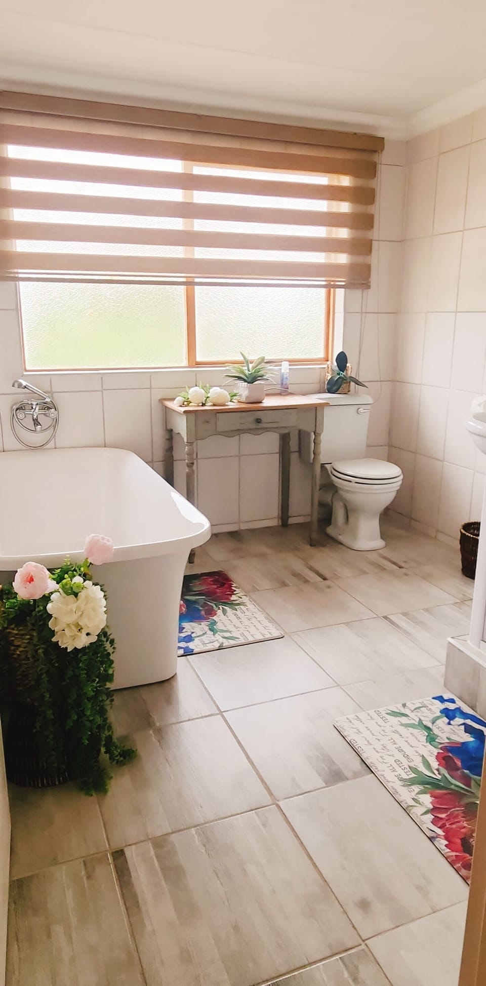 Standard Double Room | Bathroom | Free toiletries, hair dryer, towels