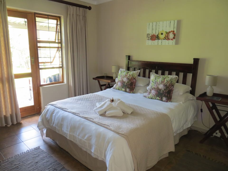 Standard Double Room | Minibar, WiFi (free), bed sheets