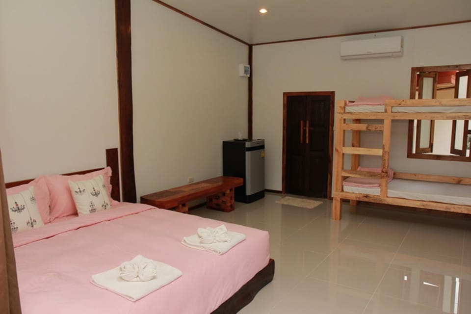 Family Room | Free WiFi