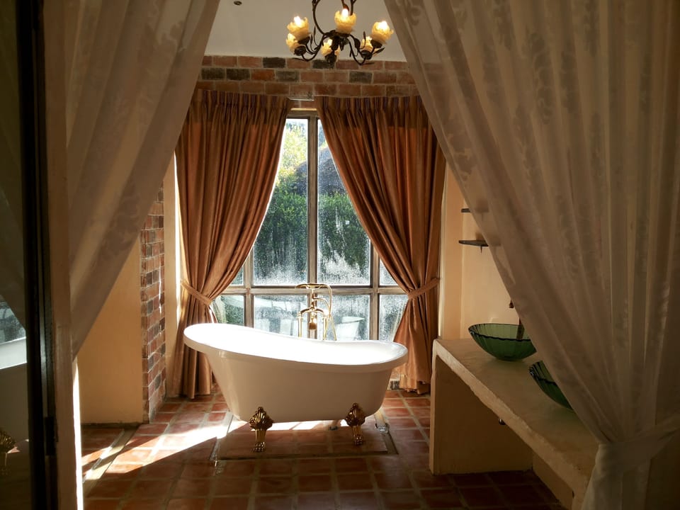 Deluxe Villa | Deep soaking bathtub