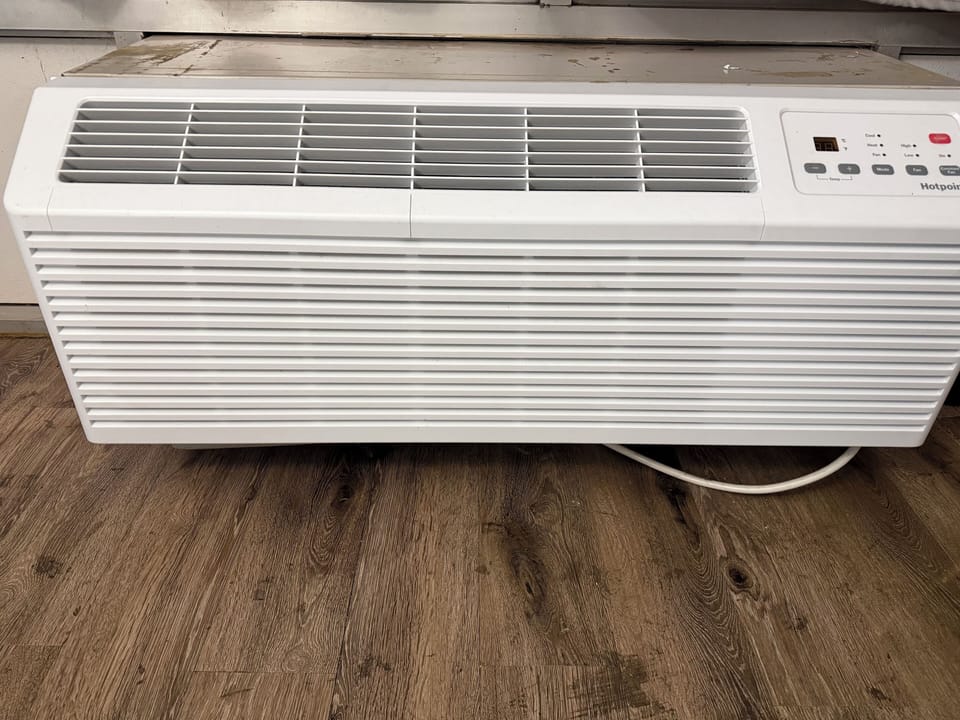 Deluxe Double Room Single Use | Air conditioning