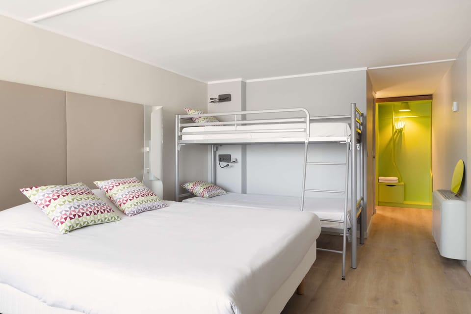 Standard Room, 1 Double Bed (Junior Bed up to 10 years) | Premium bedding, desk, laptop workspace, blackout drapes