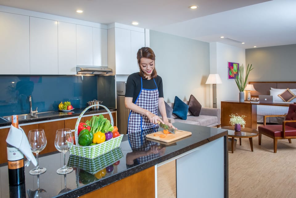 Deluxe Studio, 1 Bedroom | Private kitchen | Fridge, microwave, electric kettle, rice cooker