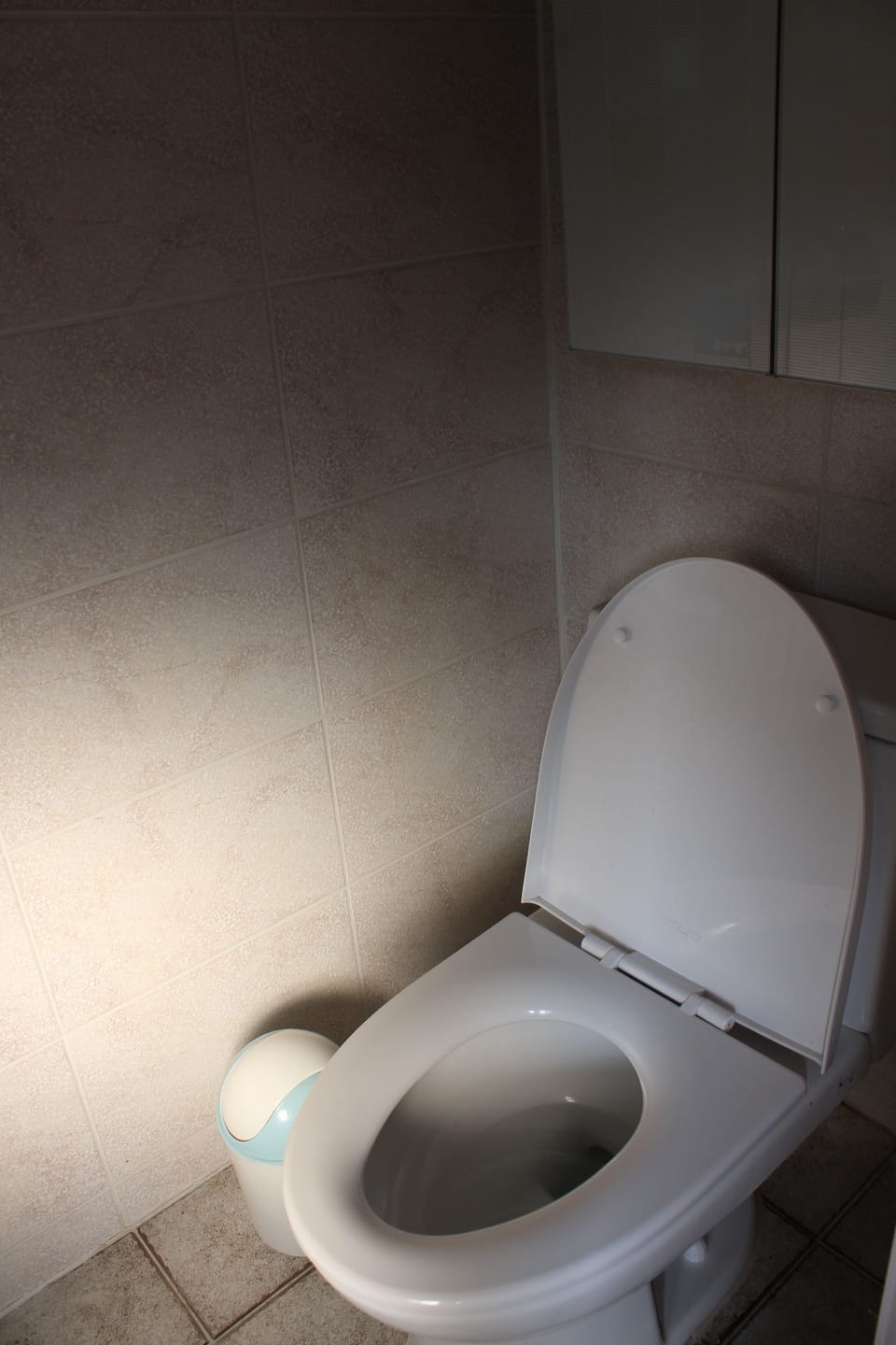 Sarangchae 1 (Ondol) | Bathroom | Shower, free toiletries, slippers, heated floors